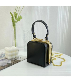 2025 New Trend Women's Leather Shoulder Bag Small Square Presbyse Box Clip Portable Hong Kong Wind Style Elegant Fashionable